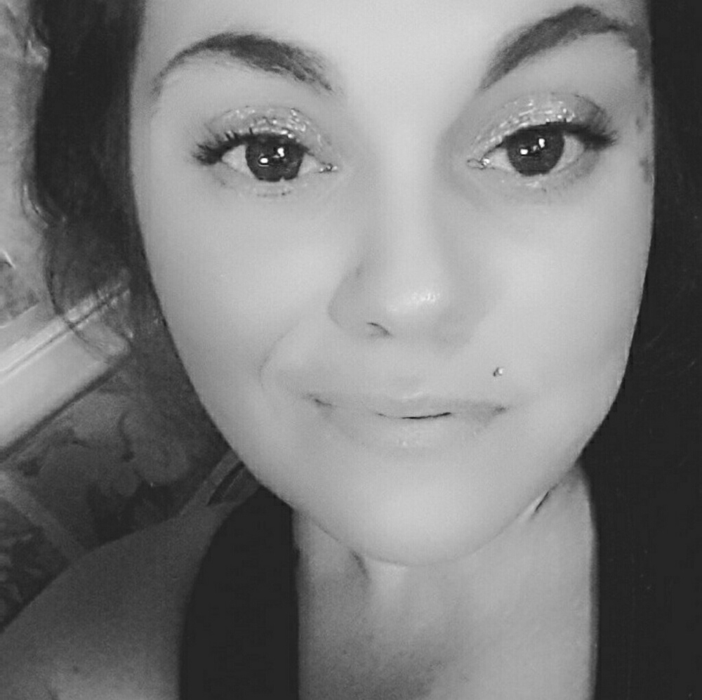Meet your Posher, Adrienne
